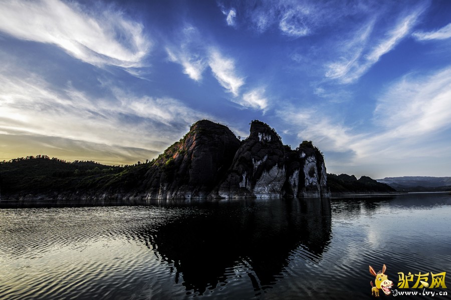 九天母石夕照.jpg